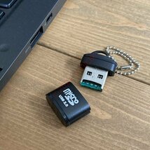 【送料63円～】 新品 赤 小型 金属ケース メモリカードリーダ microSDXC USB2.0_画像3