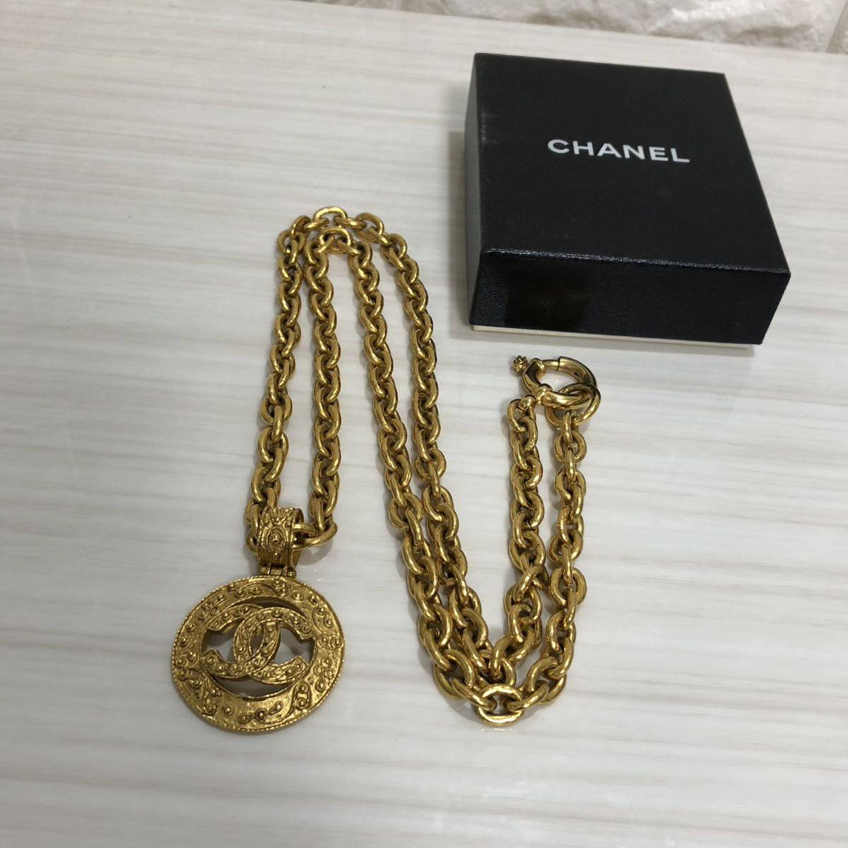 ヤフオク! -「シャネルヴィンテージネックレス」の落札相場・落札価格