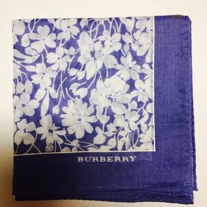 新品未使用 BURBERRY バーバリー ハンカチ スカーフ　ファッション小物　ライセンスシール有り　 花柄