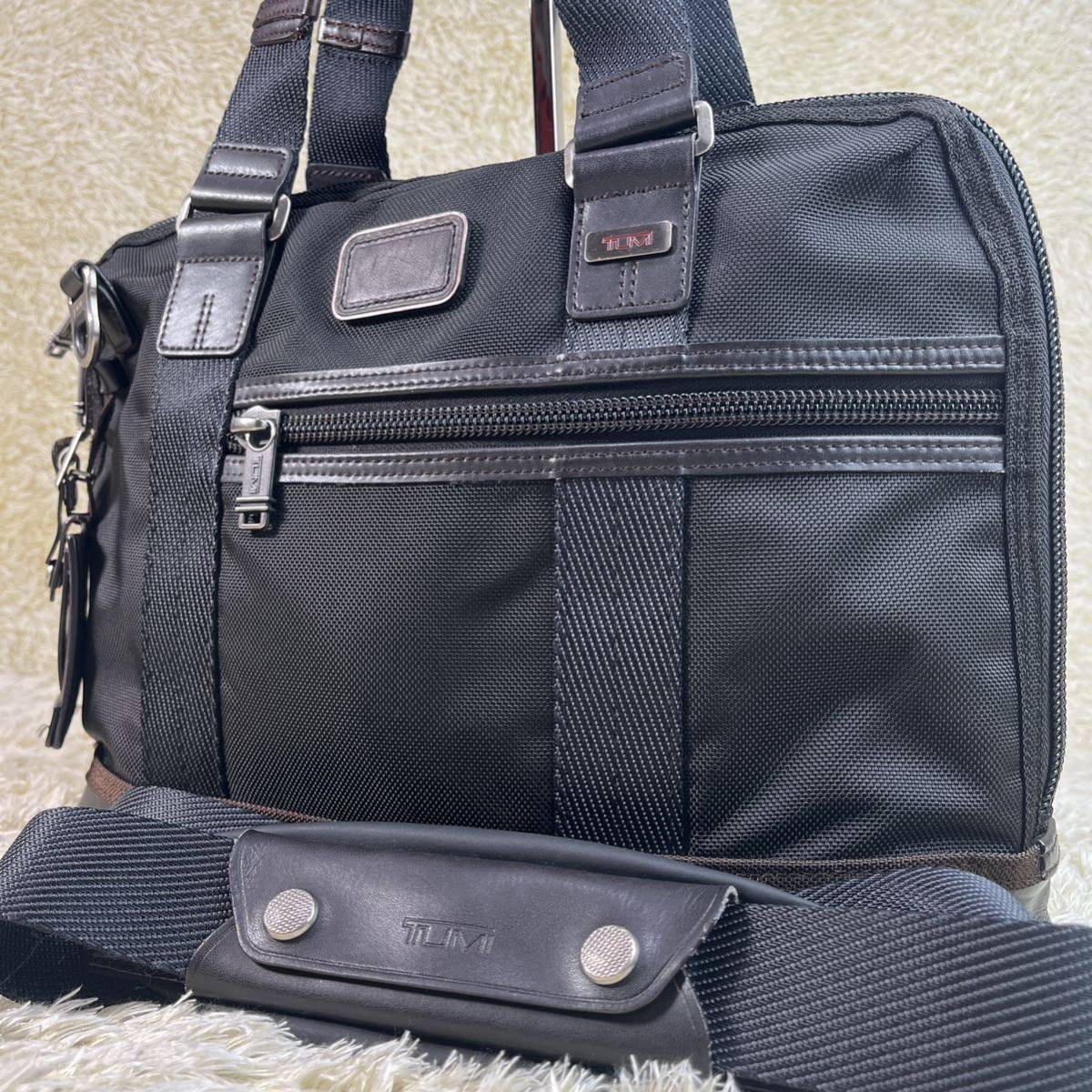 TUMI ビジネスバッグの値段と価格推移は?|933件の売買情報を集計した ...