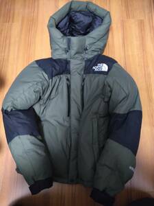 54 美品 クリーニング THE NORTH FACE Baltro Light Jacket L カーキ ノースフェイス バルトロライト ダウンジャケット supreme ステッカー