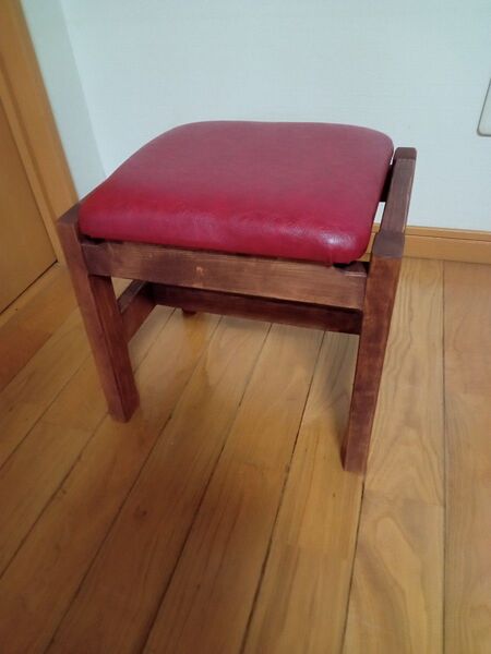 ゆったりスツール(赤)ハンドメイド