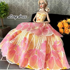 ポピーパーカー　バービー　人形　刺繍　ドレス　ピンクの花　オレンジ