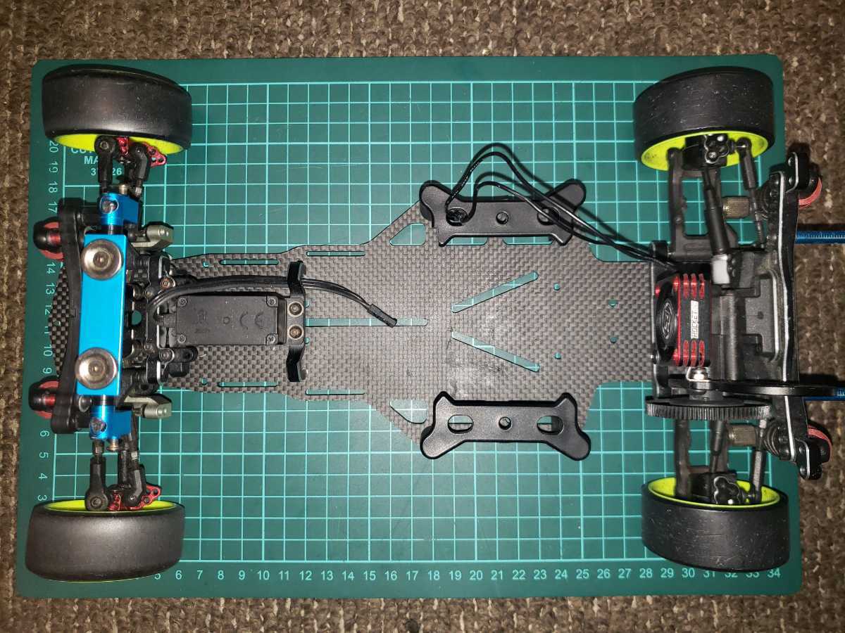 しんちゃん様専用 ヨコモ YD-2 シャーシ バッテリー2本付き パーツ色々 しんちゃん様専用 ヨコモ YD-2 シャーシ バッテリー2本付き パーツ色々