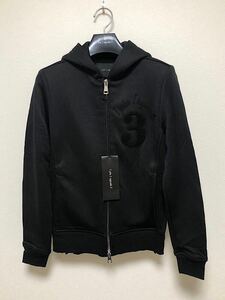 新品即決★1 piu 1 uguale 3定価7万円20AWサイドジップNO.3パーカー黒