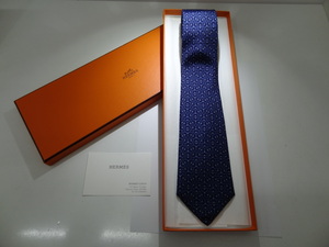 美品 エルメス ネクタイ SILK 100％ ブルー 総柄 7179 UA HERMES ☆P