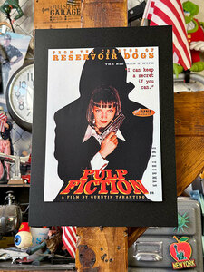 ハリウッドポスター #0127　映画「パルプ・フィクション」ユマ・サーマン ハンドガン　B4サイズ　※専用フレームは別売です