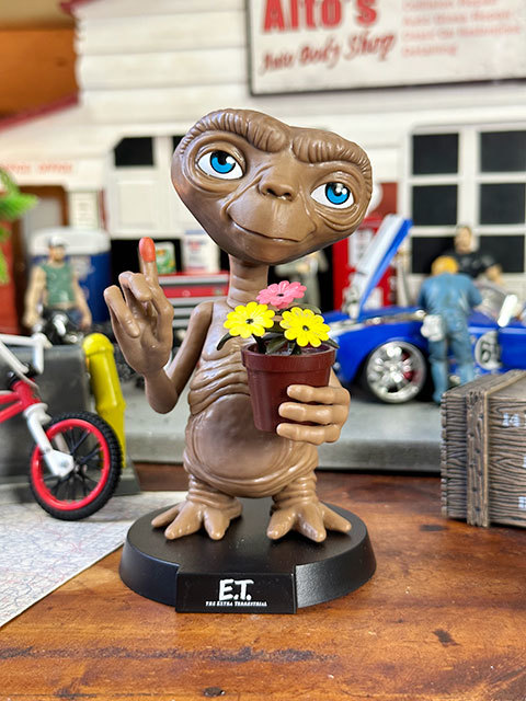 E.T. フィギュアの値段と価格推移は？｜18件の売買データからE.T.