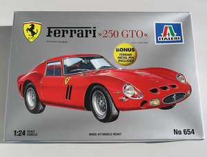 【最終出品】★送料無料！絶版 イタレリ フェラーリ250GTO：1/24スケール フェラーリピンバッジ入【未組立・美品】