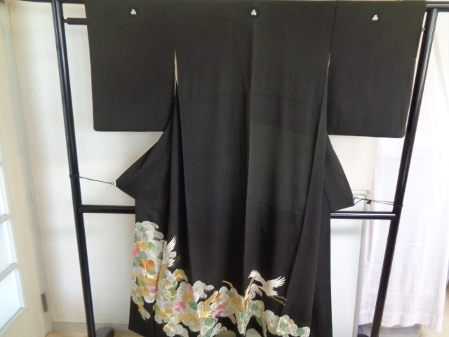 D126-80 正絹 黒留袖 縮緬 染め5つ紋 比翼仕立 金銀彩 竹流水文 昭和レトロ 着物 アンティーク