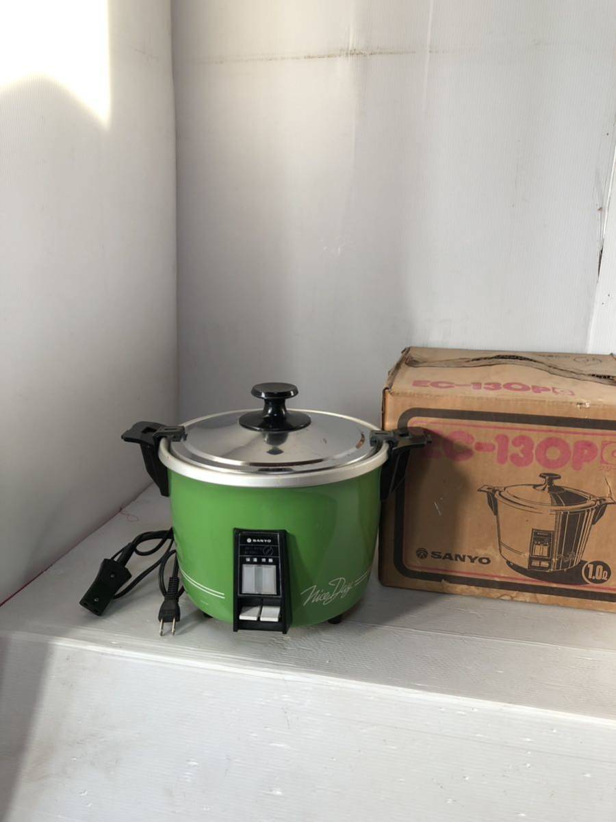 多様な ミニオンみたいなレトロ炊飯器 三洋電機ECJ-SKU 三洋電機製