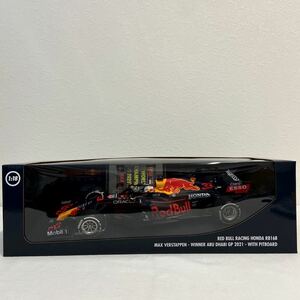 限定車 MINICHAMPS 1/18 Red Bull Racing HONDA RB16B Max Verstappen Winner Abu Dhabi GP 2021 with Pitboard F1 レッドブル ミニカー