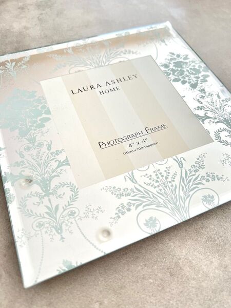 ★新品..未使用★【LAURAASHLEY/ローラアシュレイ】ジョゼッテ/ガラスフォトフレームS