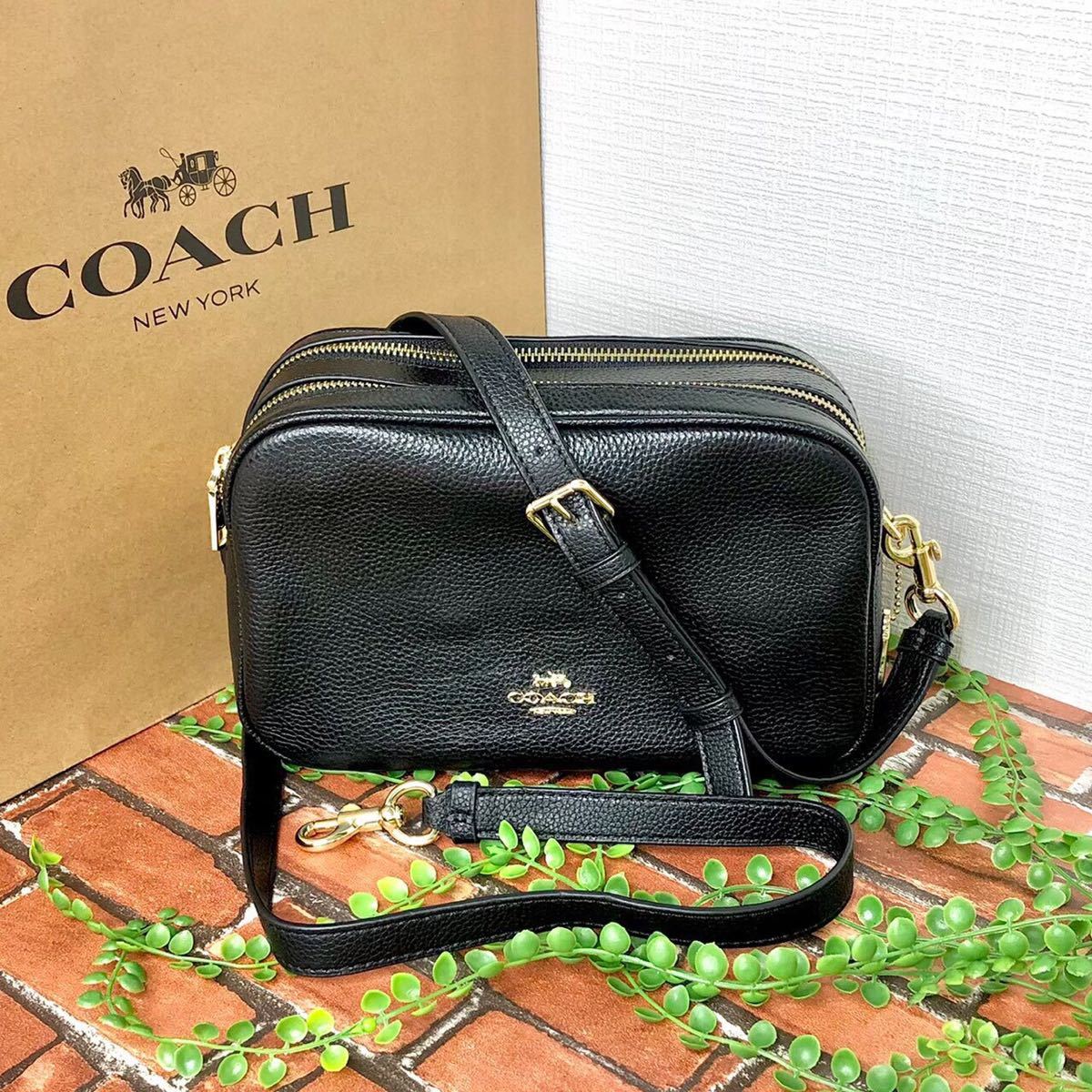 新品・未使用】COACH ショルダーバッグ 金ロゴ ブラック(¥15,600