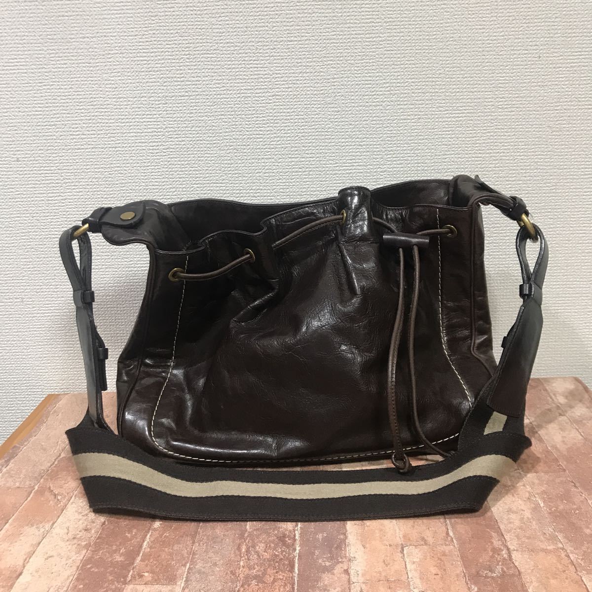 ヤフオク! -「バリー bally バッグ」の落札相場・落札価格