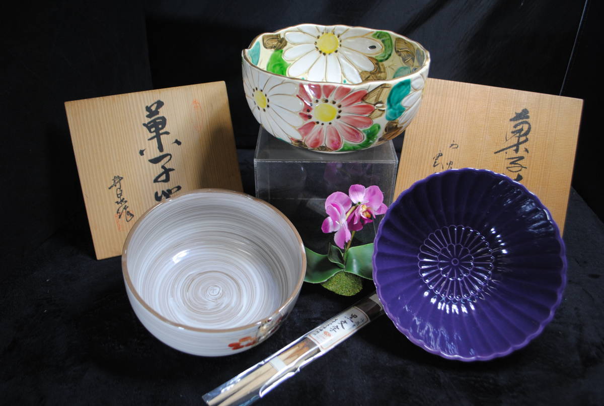 726.3 piece set ◇ Sweets bowl ◇ Sweets bowl ◇ Ceramic ◇ Floral pattern ◇ Kiyomizu ware / Heian Unrakuzukuri ◇ Made by Iizumi / Hand-painted / Plum pattern ◇ Chrysanthemum bowl / Purple ◇ Black letters / Tea table / Chopsticks ◇ Tea utensils ◇ Japanese tableware, japanese ceramics, Ceramics in general, others