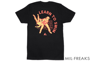 URT “LEARN TO SWIM” ドライ Tシャツ ブラック[US-L (日本サイズL/XL)]