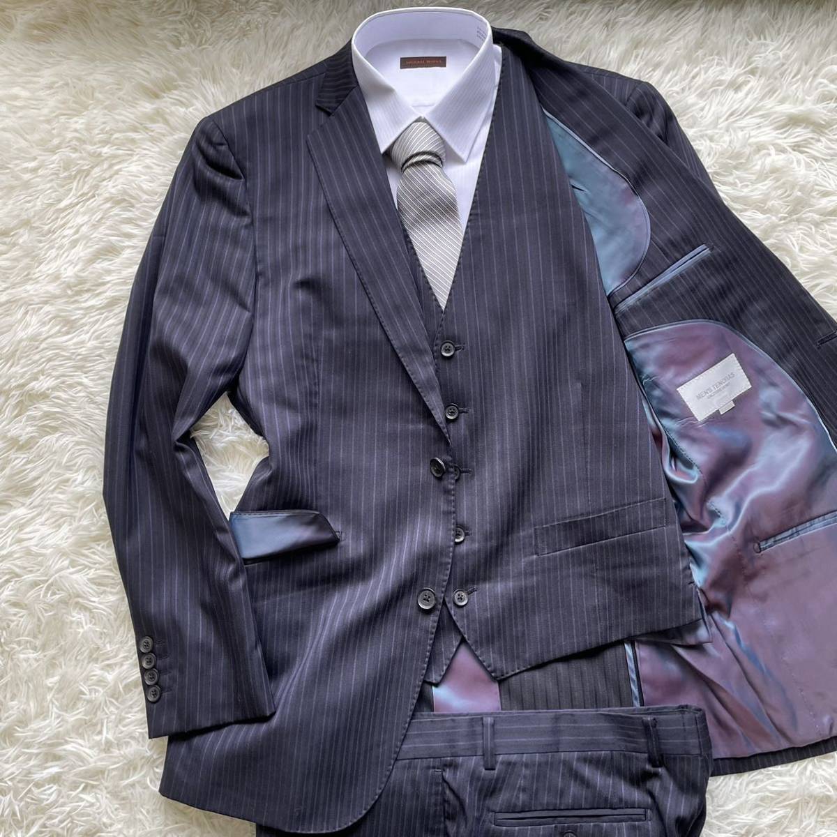 ヤフオク! -「スリーピース スーツ」の落札相場・落札価格