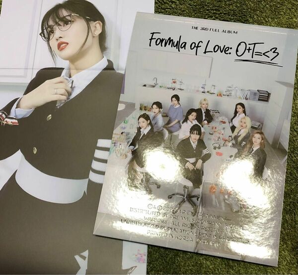 formula of love TWICE アルバムカバー　モモ