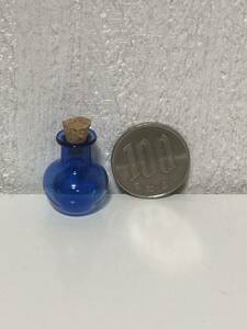  miniature doll house vase blue cork attaching 