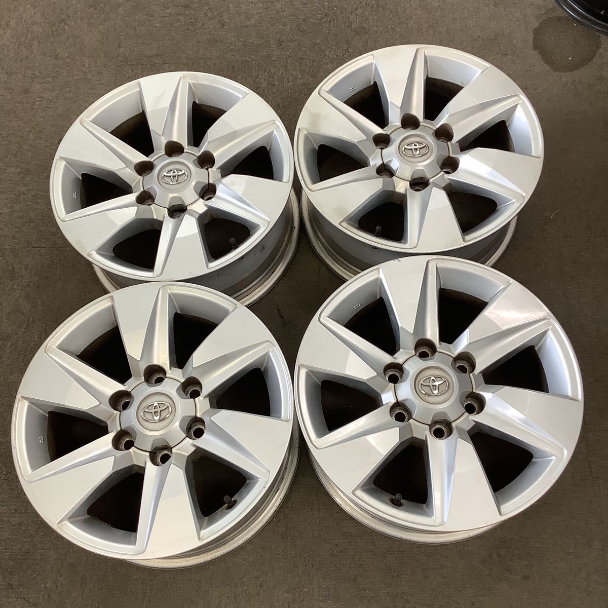 トヨタ純正17×7.5J ランドクルーザープラド・ハイラックスサーフ等