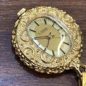 【LARK】懐中時計 動作確認済み ペンダント ウォッチ ネックレス 約67cm 箱付き ゴールドカラー DELUXE PENDANT WATCH コレクションの画像7