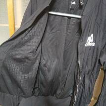 【1回使用美品】アディダス adidas ナイロンパーカー ジャケット ジャンパー ブラック 黒 メンズ 男性 XSサイズ メッシュ 軽量 伸縮性あり_画像5