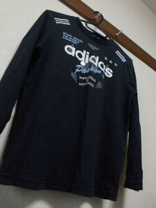 assk6-457☆adidas/アディダス　子供服キッズ　男児　長袖Tシャツ　トップス　アディダスプリントTシャツ　丸首　ネイビー　サイズ140