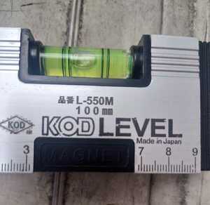 KOD L-550M 100mm マグネット付 アルミ水平器 V溝 100mm