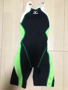 美品！スパッツタイプ競泳水着　女の子用　レディース　MIZUNO ミズノ　クリーニング済　公式大会使用可能　FINAマーク付き　130サイズ