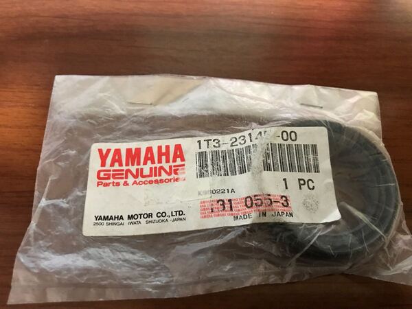 ★ヤマハ純正新品★ヤマハSR400(1JR,3HT~B)★純正フロントフォークオイルシール1個