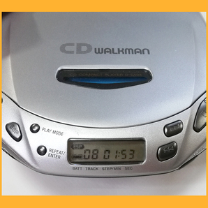 ●CDプレーヤー●Sony CD WALKMAN D-E404 シルバー 動作品 未使用ヘッドホン付き ウォークマン●の画像4
