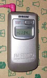 SRF-M90 ソニー 美品 受信確認済 完動品 AM FM ワイドFM ポケットラジオ ライターサイズ 軽量 通勤 通学 出張 防災 93118 SRF-M98 姉妹品