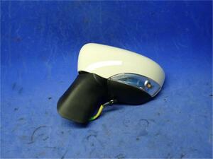  Renault original capture { 2RH5F } left side mirror P81900-22013473