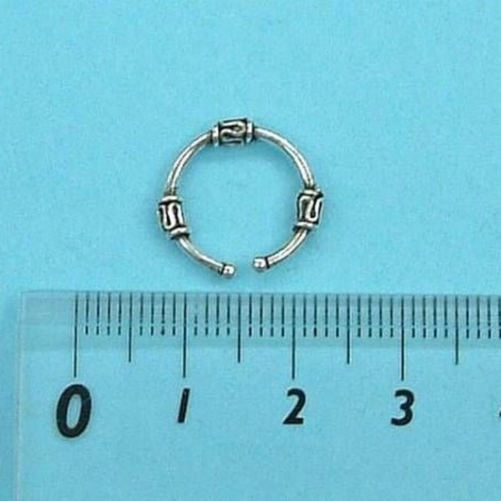 安いイヤーカフ silverの通販商品を比較 | ショッピング情報のオークファン