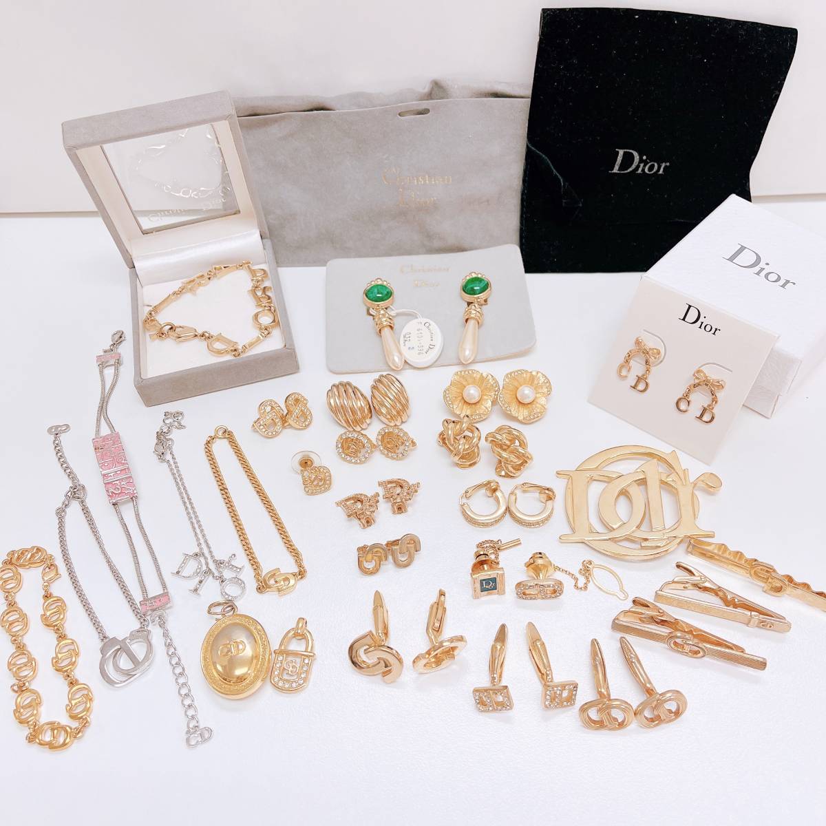 Dior ピアスの値段と価格推移は?|520件の売買情報を集計したDior ...
