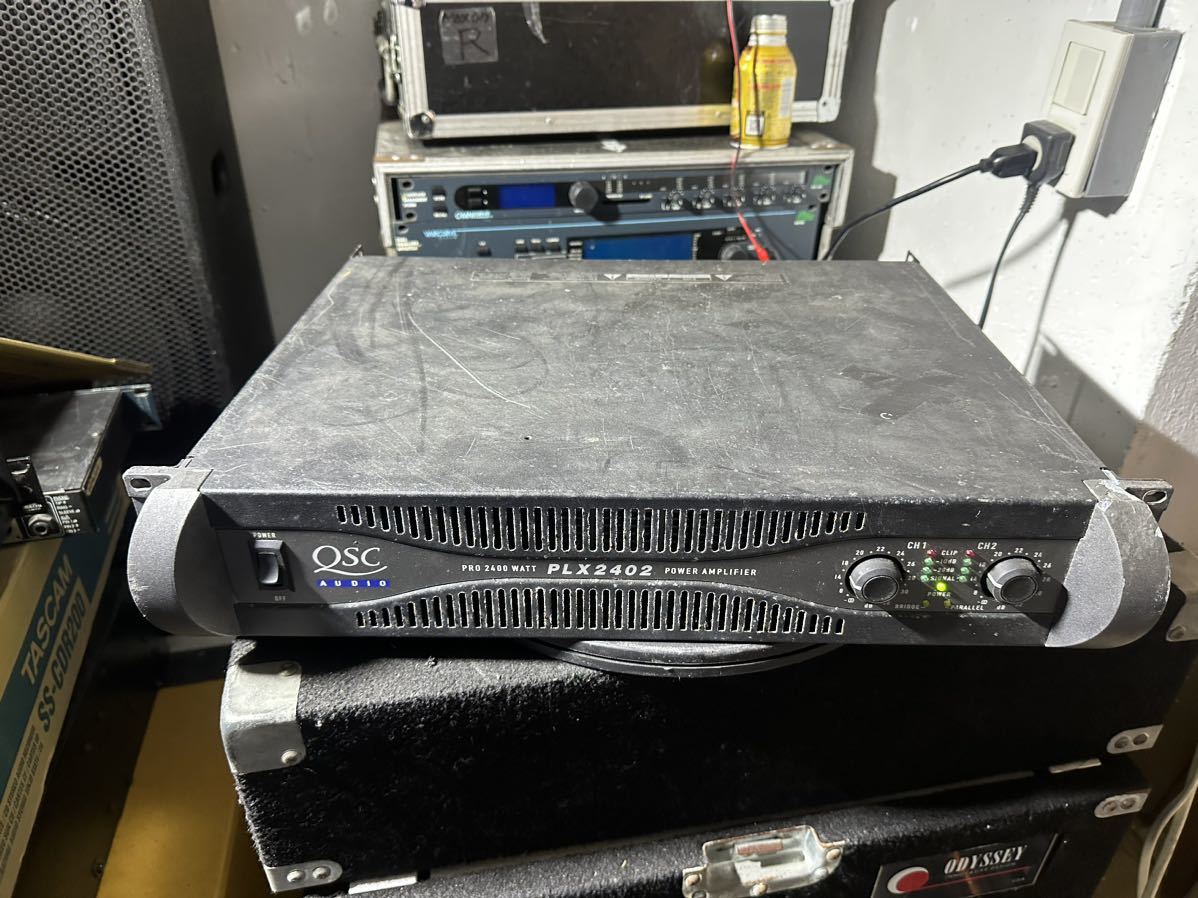 新規購入 QSC パワーアンプ おまけ付き PLX1202 レコーディング/PA機器