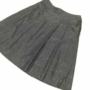  Burberry London BURBERRY LONDON box skirt tuck skirt trapezoid skirt knees height skirt black polka dot three . association made in Japan 