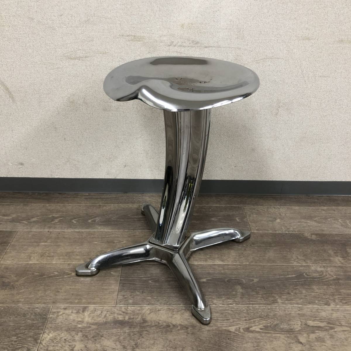 生まれのブランドで ダルトン アルミ バースツール 新品未使用