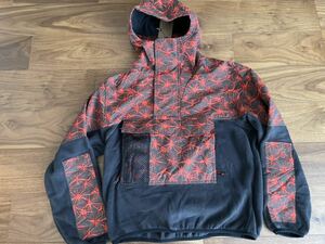 新品 NIKE ACG フリース ジャケット S 定価17,600円 ナイキ アウトドア アノラック アウター フーディー 黒 ブラック 赤