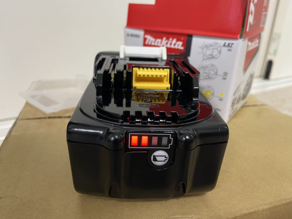 新品未使用のマキタのバッテリーBL1860B 2個 雪マーク付 残量計付