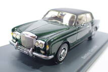 67462 BENTLEY CORNICHE ベントレー NEO44145 ミニカー 1/43 グリーンカラー 純正ケース付き_画像1