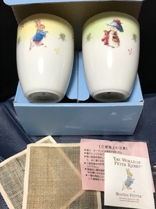  that time thing 2001 year mountain . shop yamaka PETER RABBIT Peter Rabbit pair mug ...... two person .. cloth attaching box attaching retro rare 