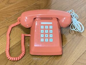 動作OK NTT 601-P電話機 コーラル色(オレンジ色) 東芝 1982年 プッシュホン インテリア ディスプレイ アンティーク 昭和レトロ