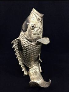 (カ-36) 鯉 鯉昇り コイ 真鍮製 花器 花瓶 総重量2kg 高さ25cm インテリア 置物 オブジェ 水漏れなし