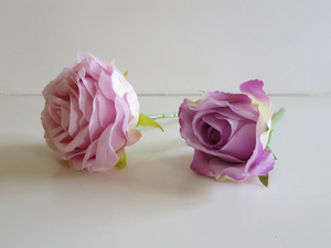 素敵な造花☆　花径6〜8cm ローズ パープル＆ライトピンク（茎長さ13cm) ２本