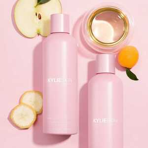 【Vanilla Milk Toner】1本★kylie cosmetics　カイリーコスメティックス　トナー　拭き取り化粧水