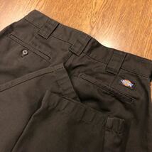 【あ072】Dickies チノパンツ 28 ダークブラウン ロング丈 無地 ツータック テーパード レディースブランド古着 ディッキーズ 送料無料_画像7