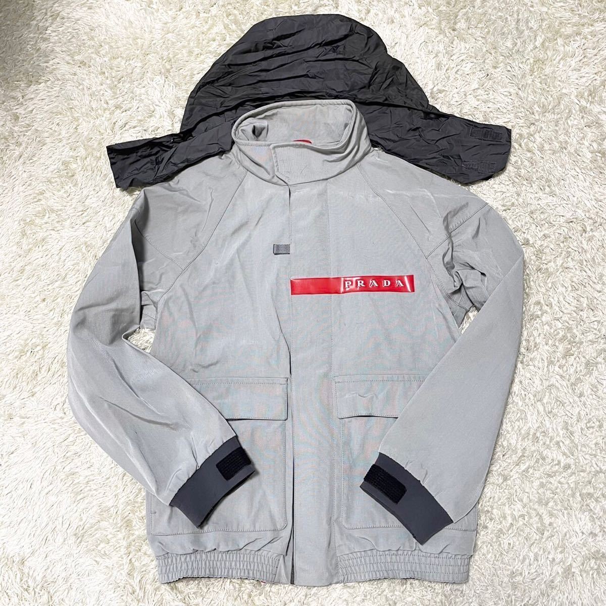美品!PRADA プラダ ジップアップ パーカーロゴプレート リネアロッサ