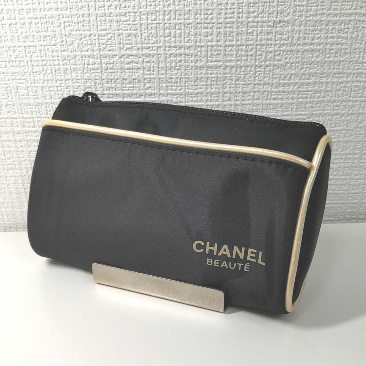 シャネルポーチの値段と価格推移は?|1,050件の売買情報を集計した ...
